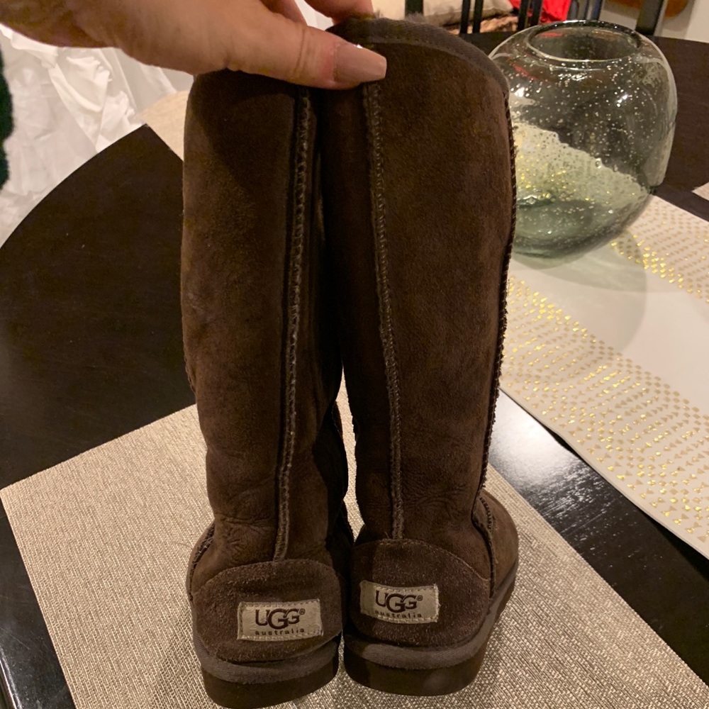 Girls Ugg Tall Boot - Chocolate Size 3